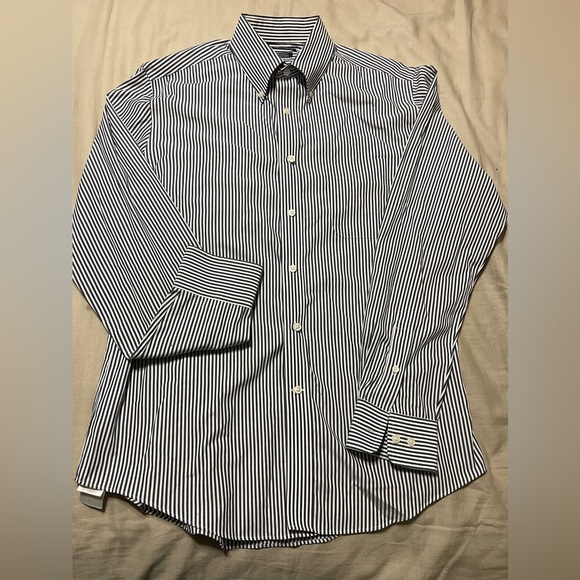 Ralph Lauren Regular Fit Stretch Fabric Button Down - Picture 2 of 6